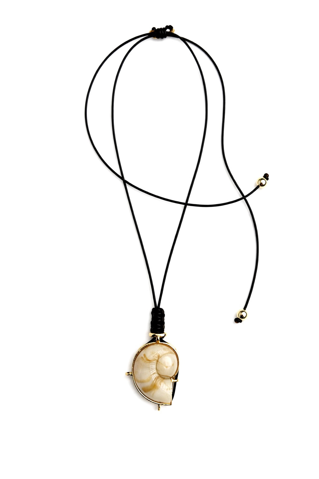 ISSA SHELL NECKLACE